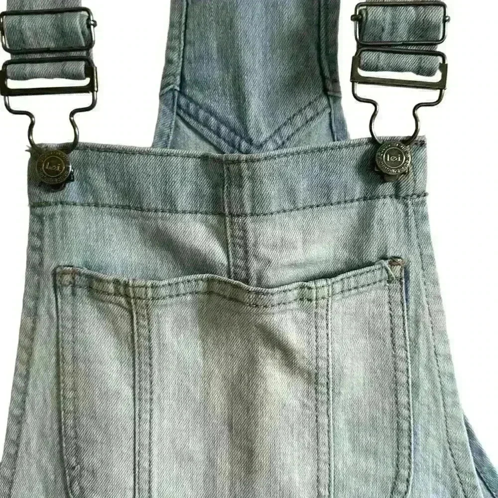 LEI LIGHT WASH DISTRESSED BIB OVERALLS SIZE M - Picture 12 of 13